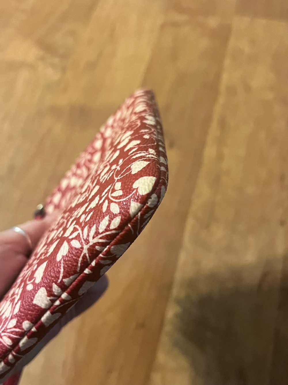 Coach Limited Edition Valentine’s Day Red and White Floral Wristlet - Picture 4 of 10